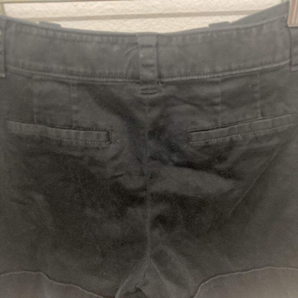 WHITE HOUSE BLACK MARKET black flat front mid rise shorts 6 - Picture 6 of 7